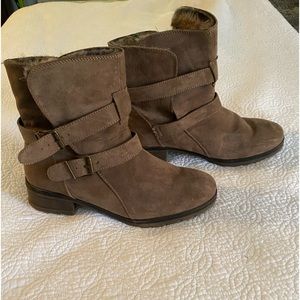 White Mountain Chastity Women’s Faux Fur Lined Boots 11 - Convertible!